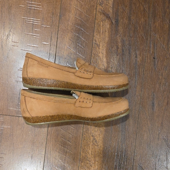 Stegmann Women's Tan Loafers - Picture 9 of 11
